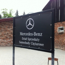 szyld wolnostojący mercedes benz