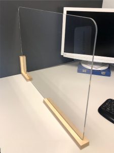 Ekran z pleksi na biurko